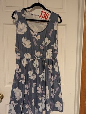 Lot 130 Soft Women's Summer Dress With Side Pockets. Size XL